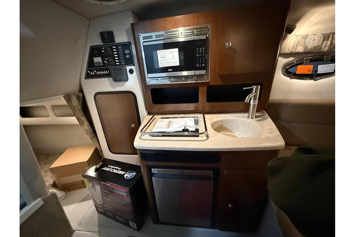 2025 Crownline CR Series 270 CR
