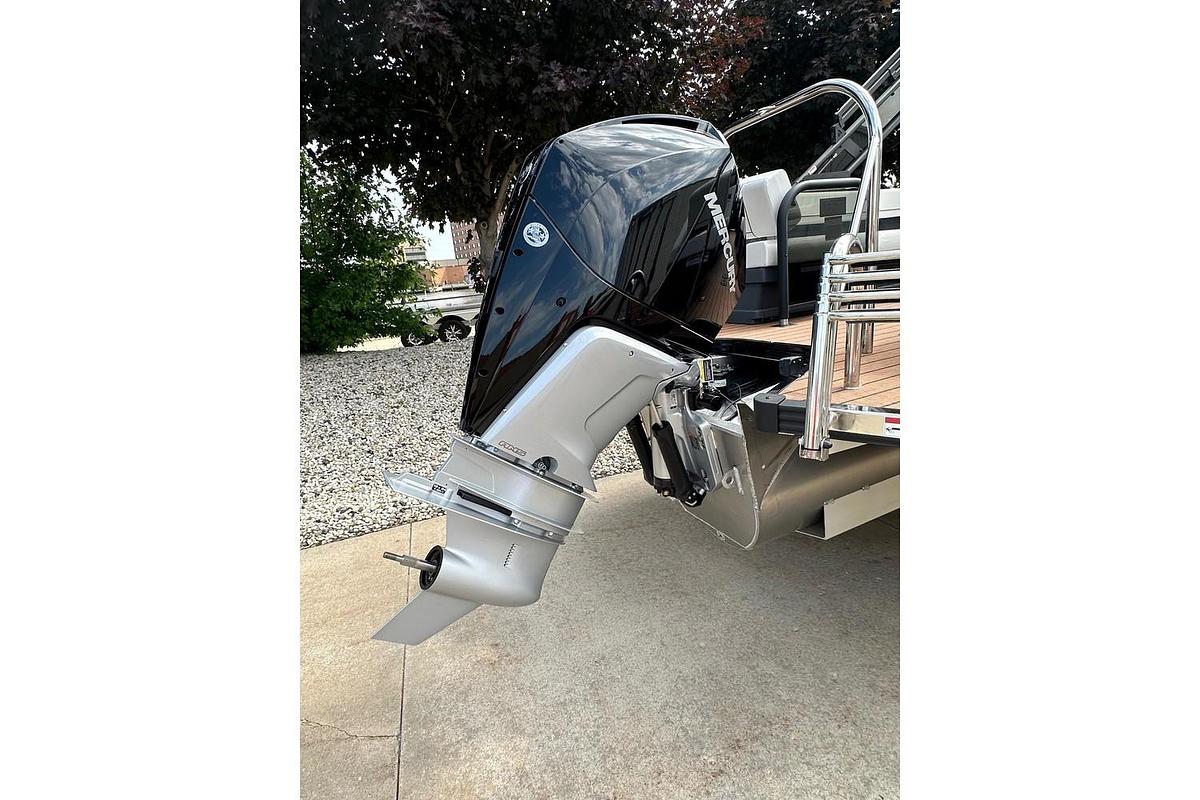 2025 Manitou Explore 26 Switchback