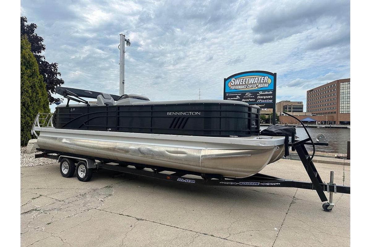 Used 2021 Bennington 25 LCW
