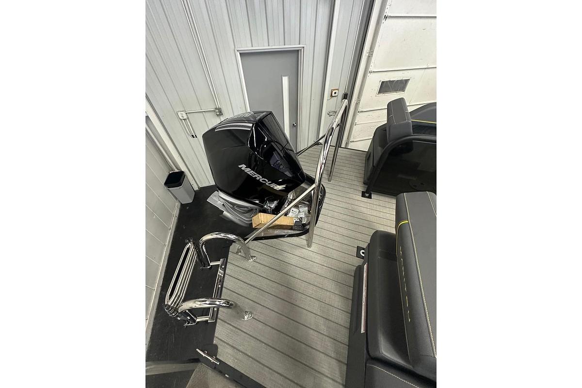 2025 Manitou Explore 24 Navigator
