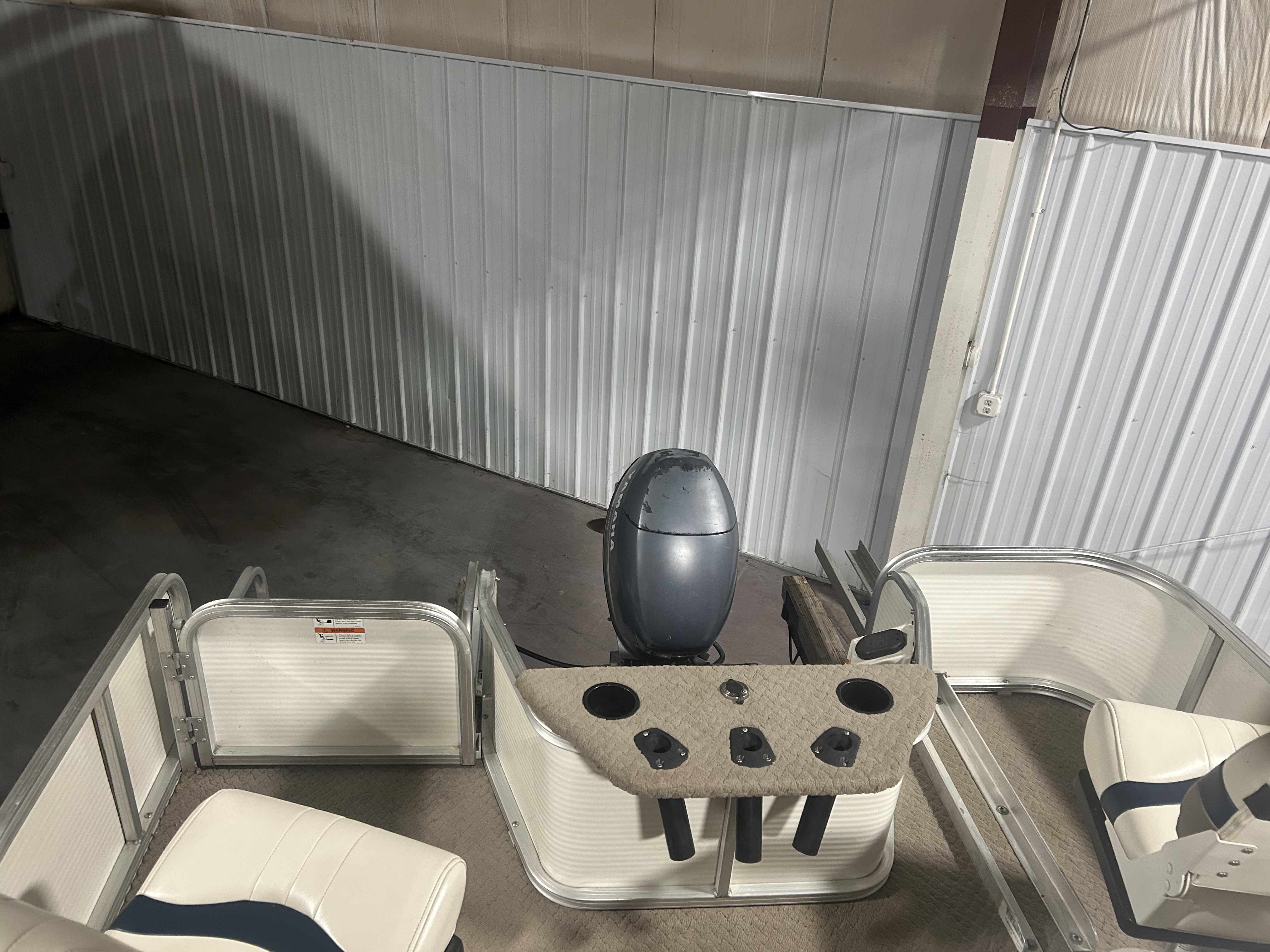 Used 2004 Lowe Trinidad 222