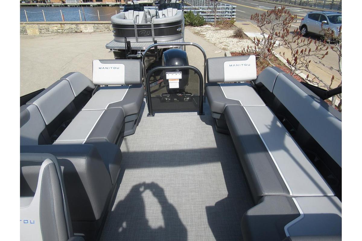 2024 Manitou Cruise 22 Switchback
