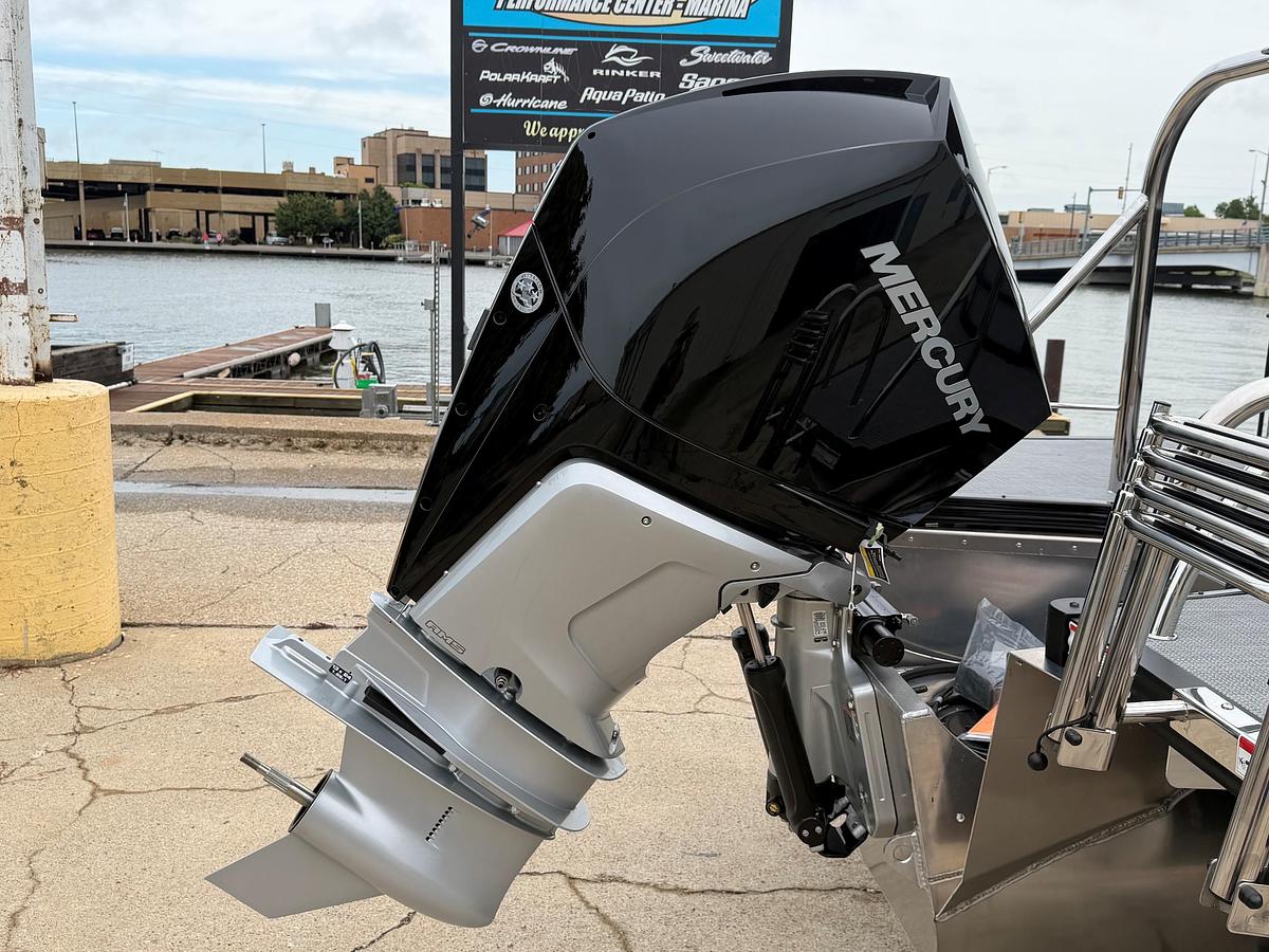 2027 Manitou 23 Aurora RF SHP