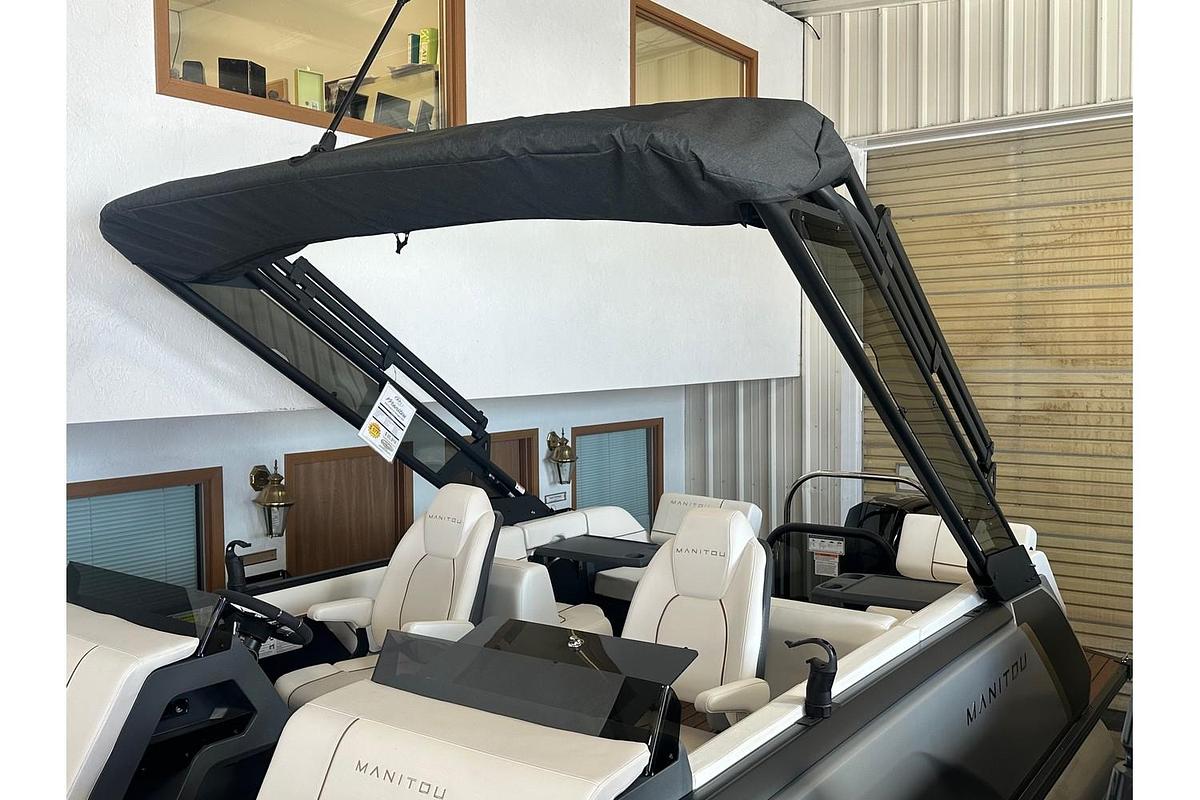 2025 Manitou Explore 22 Navigator