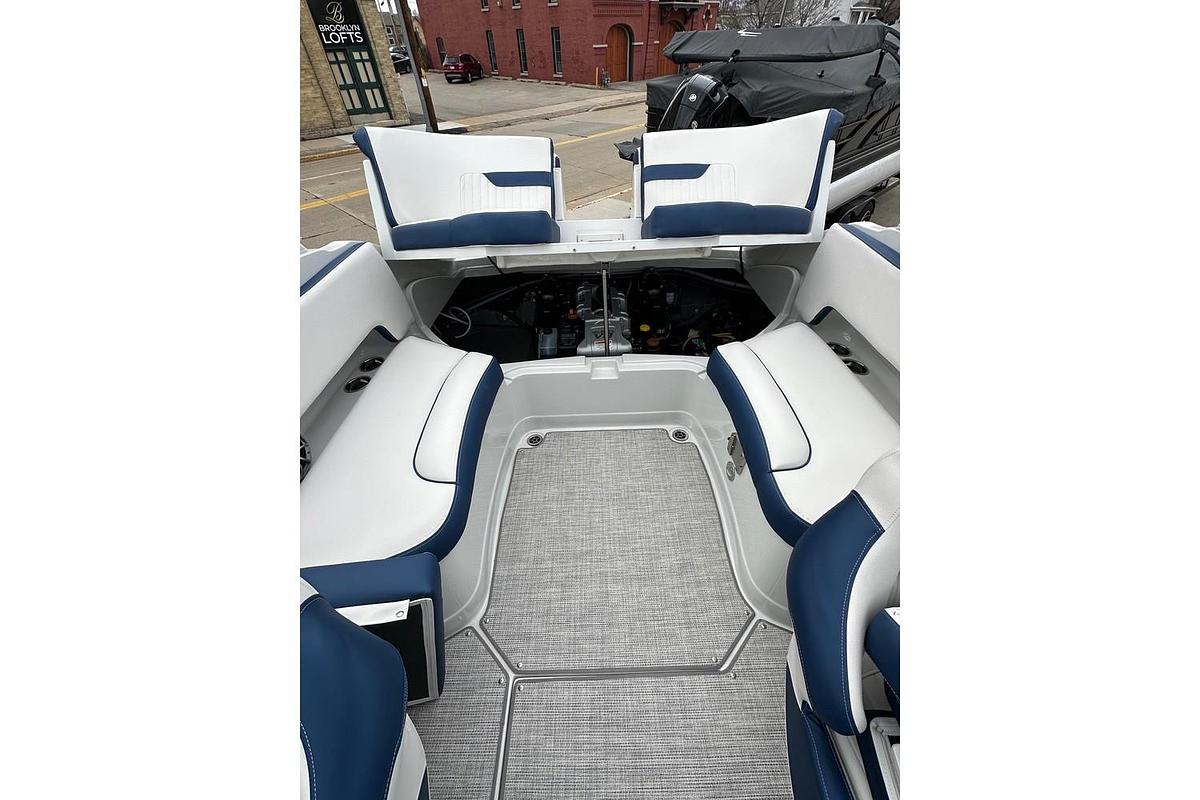 2025 Crownline SS Series 270 SS