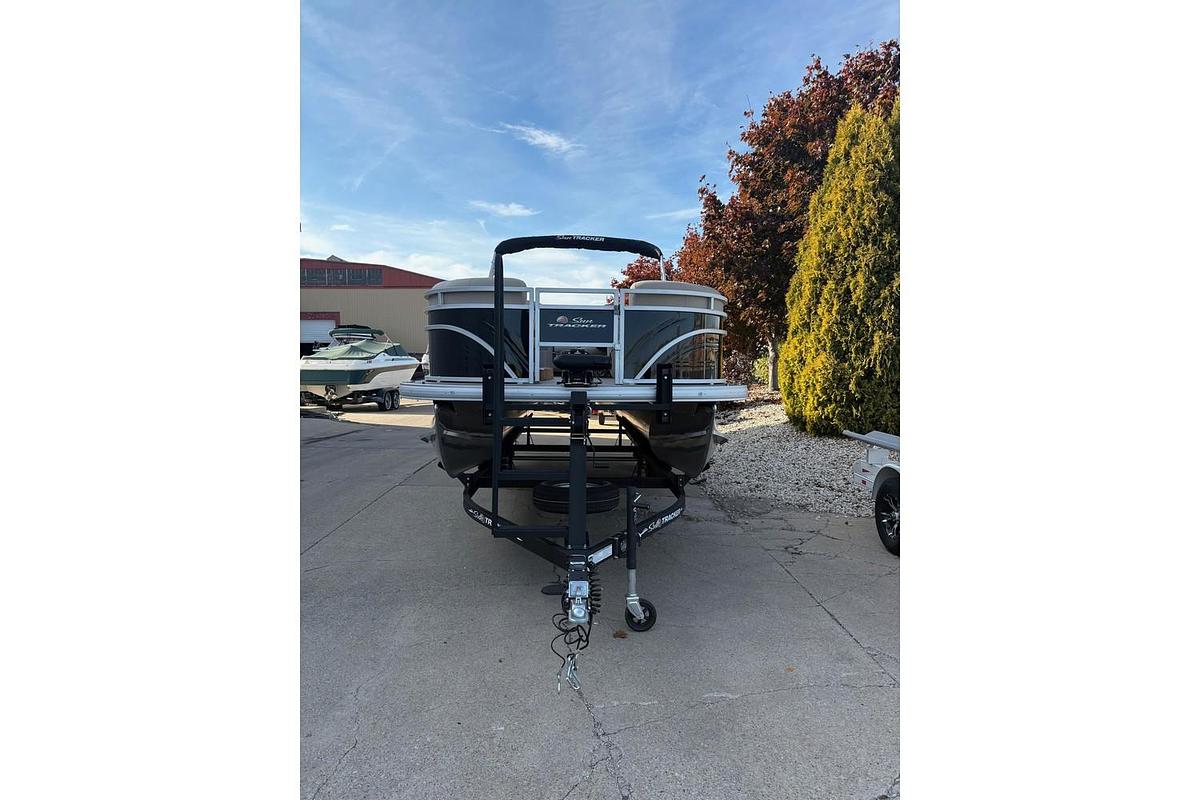 2024 Sun Tracker SF 22