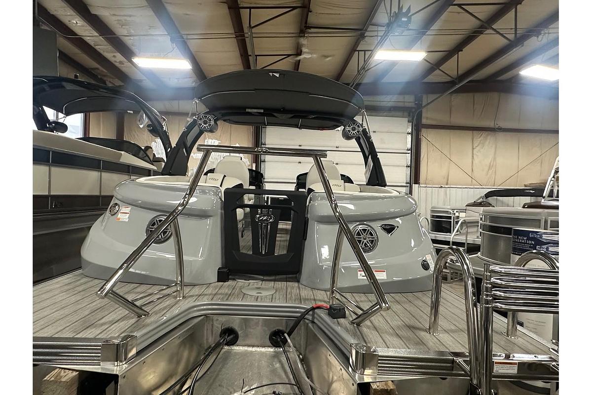 2024 Manitou LX 23 Rear Facing X-Treme Windshield (Rfxw)
