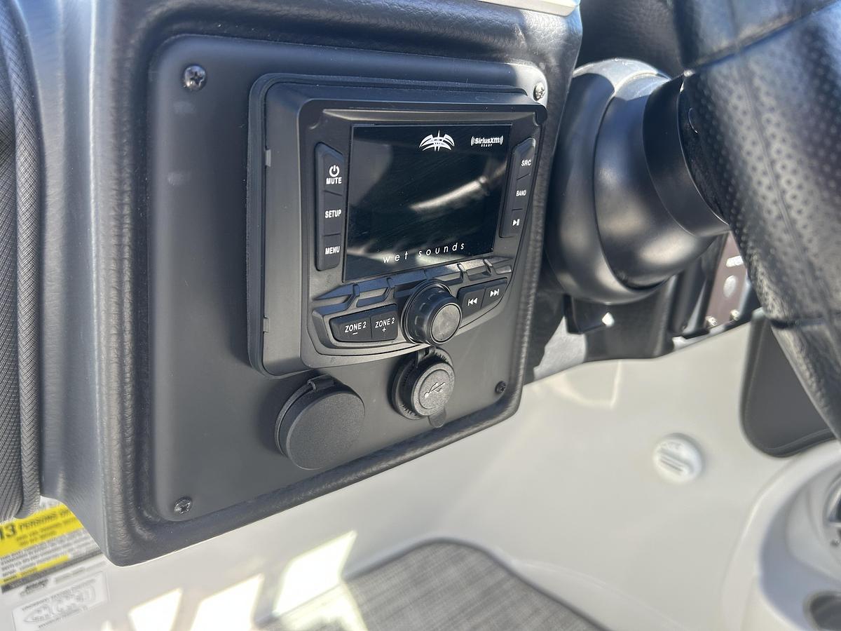 Used 2024 Crownline 260 XSS