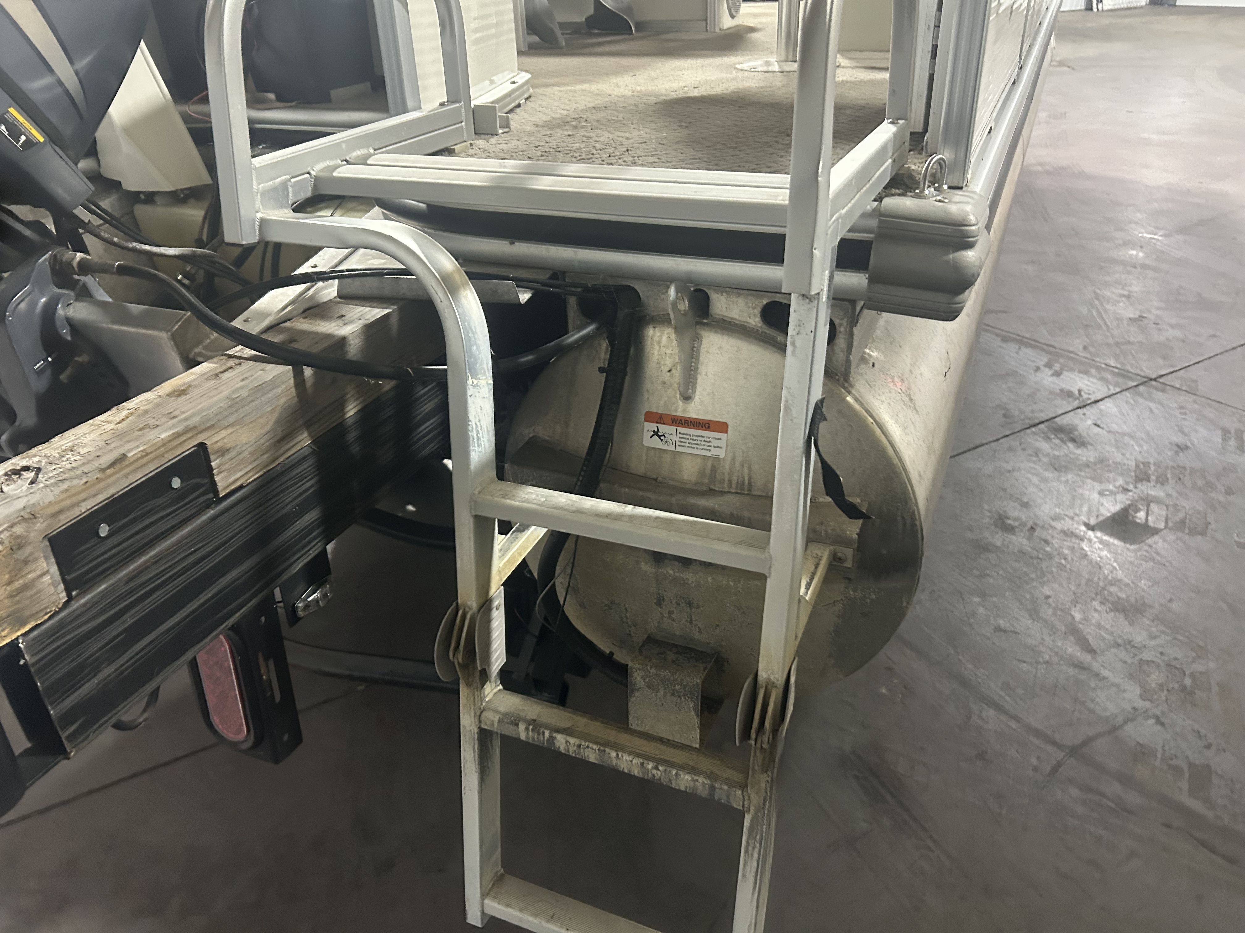 Used 2004 Lowe Trinidad 222