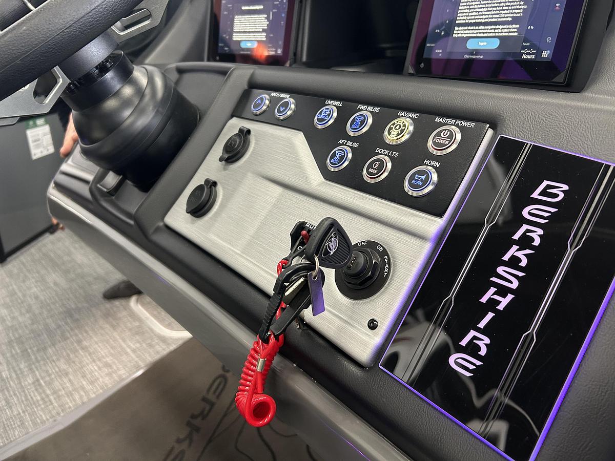 2026 Berkshire Pontoons STS Series 25ULE STS