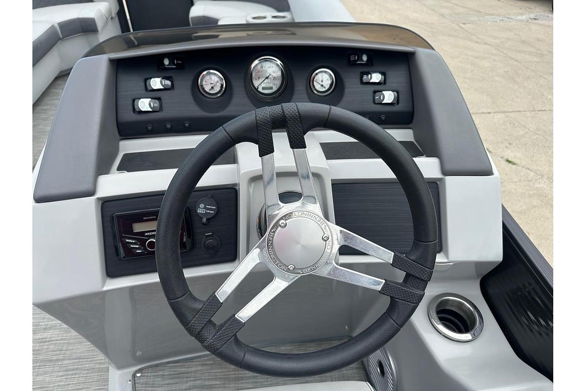 Used 2021 Bennington 25 LCW