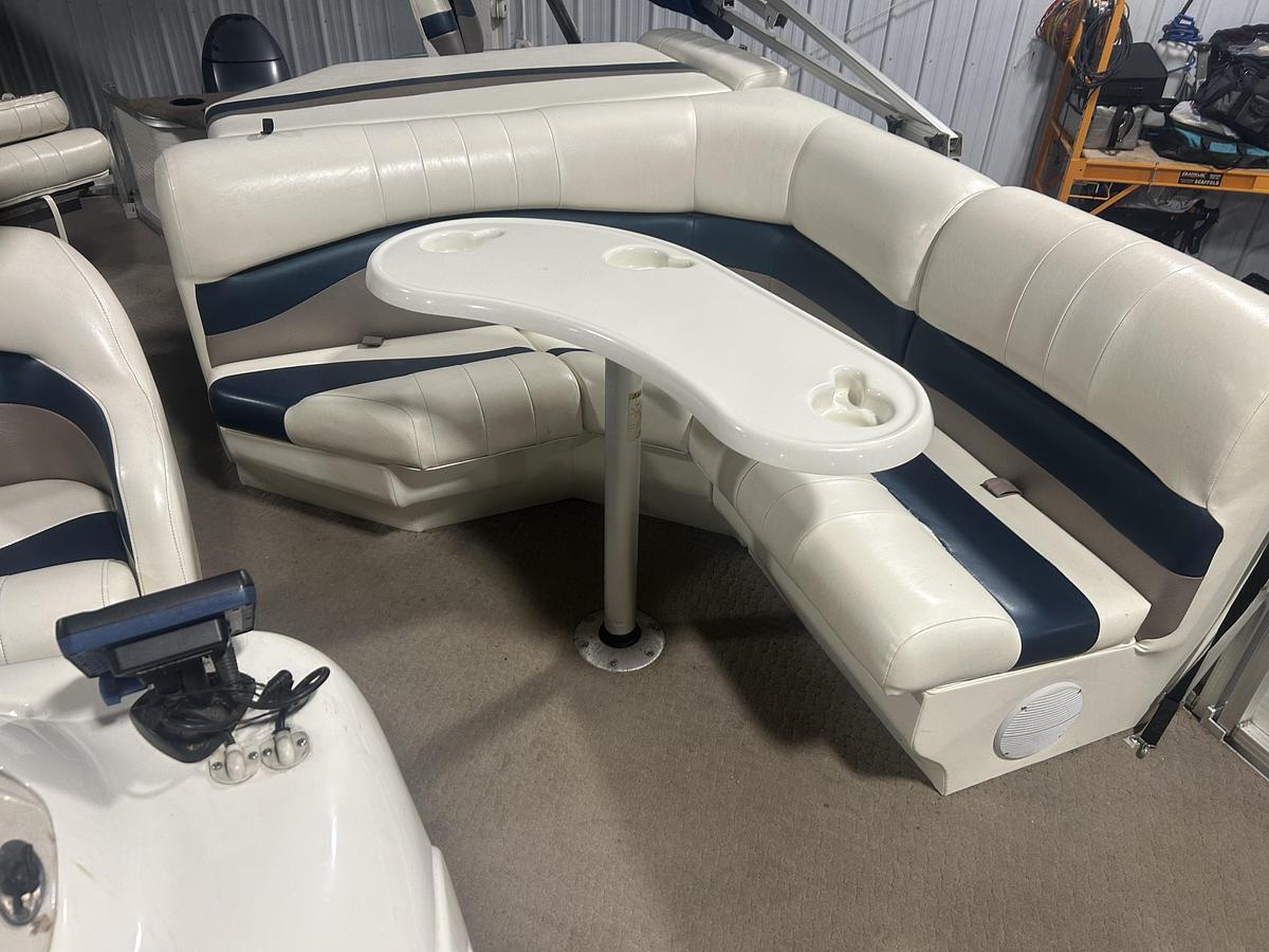Used 2004 Lowe Trinidad 222