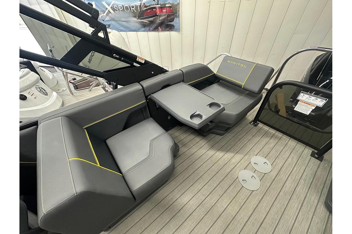 2025 Manitou Explore 24 Navigator