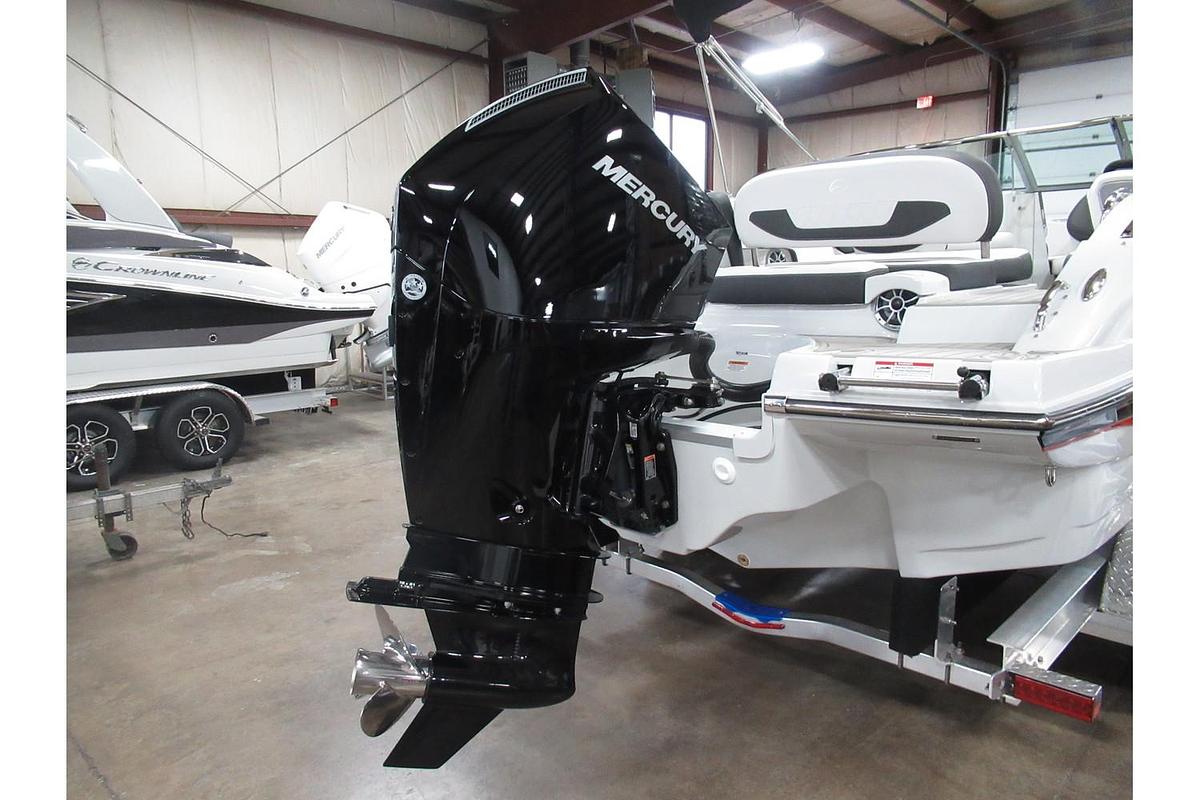 2024 Crownline 250 XSS