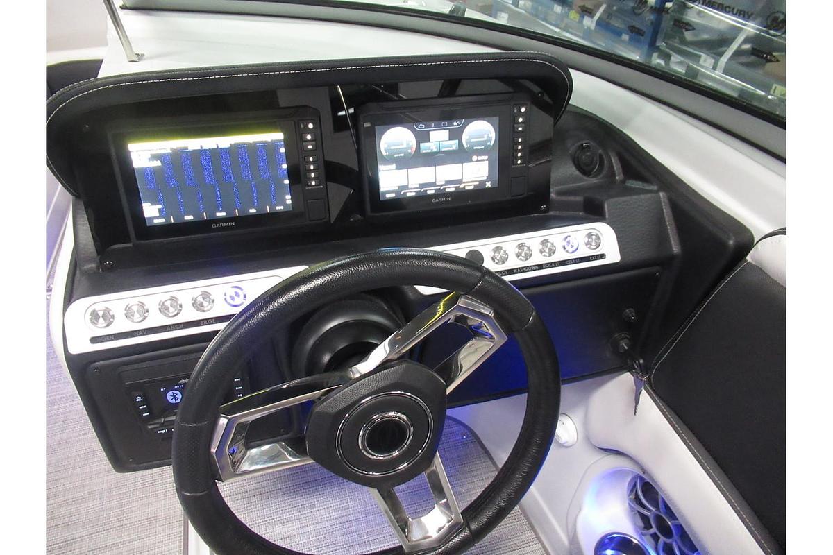 2024 Crownline 250 XSS