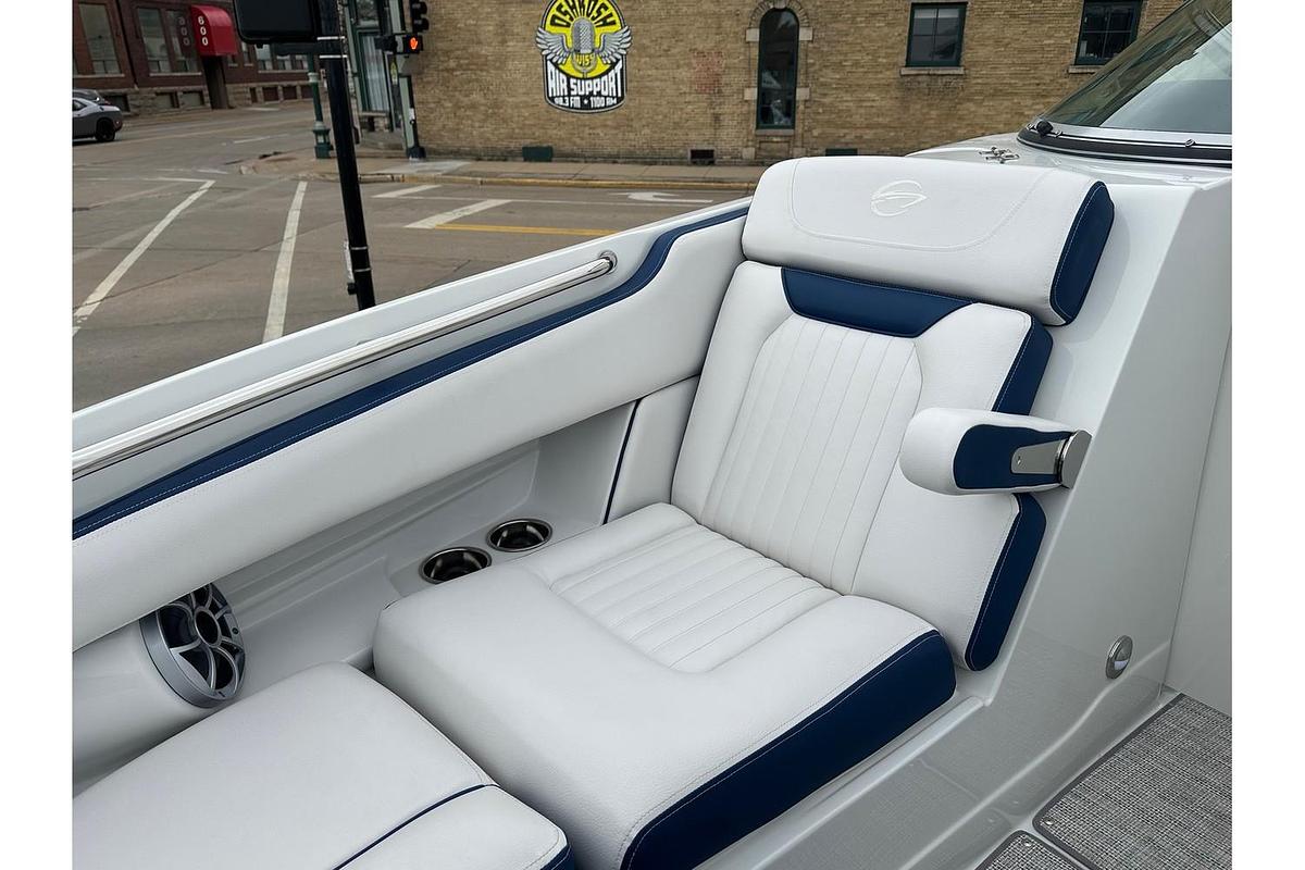 2025 Crownline SS Series 270 SS