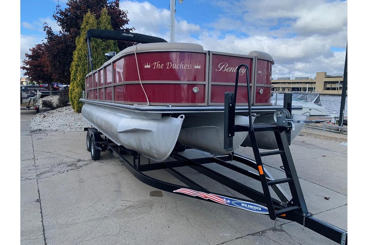 Used 2020 Bentley Pontoons Bentley 243 Cruise (3/4 Tube)
