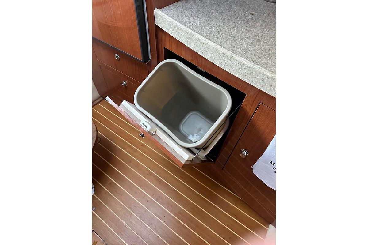 Used 2007 Regal Sport Yacht Commodore 3760 IO