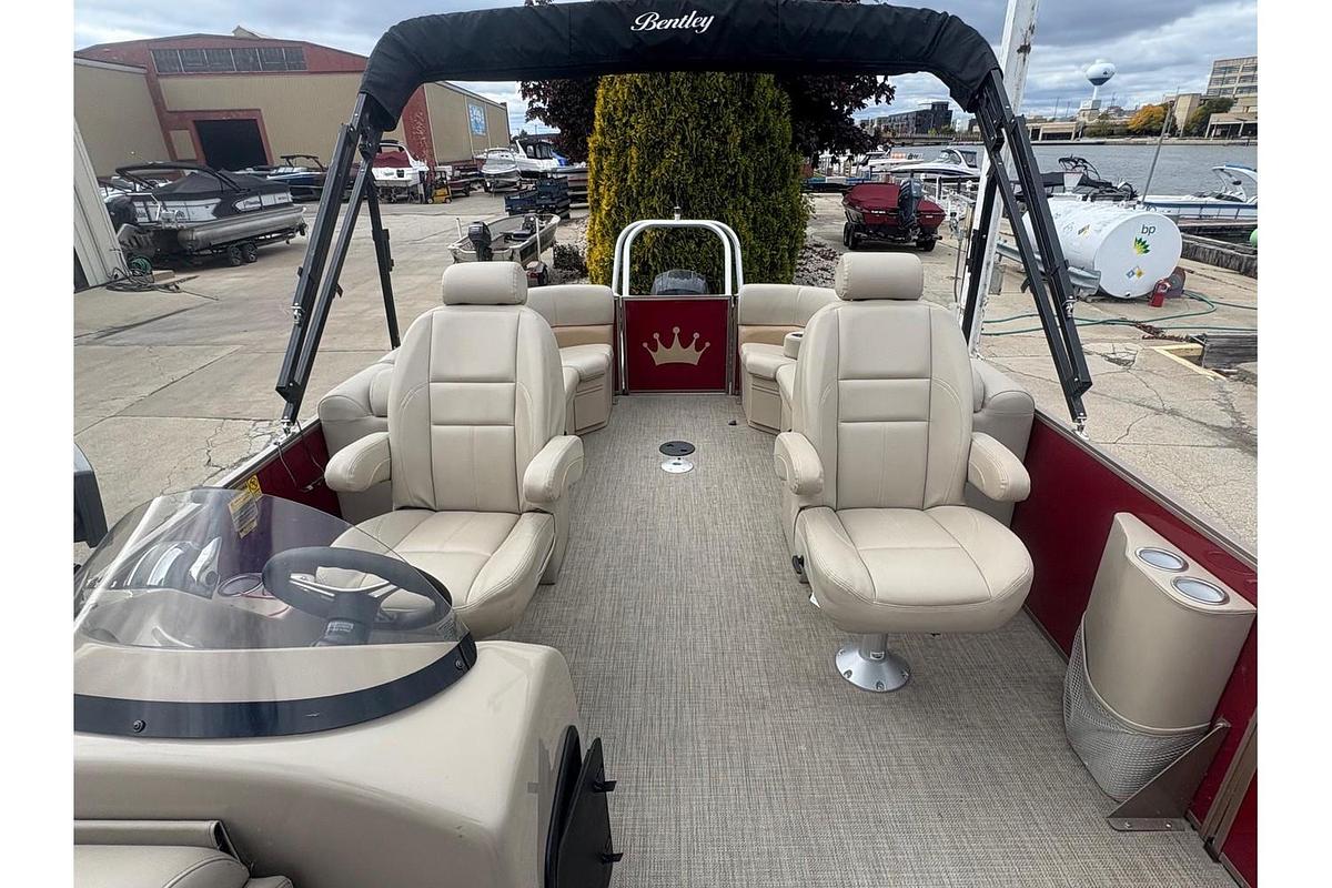 Used 2020 Bentley Pontoons Bentley 243 Cruise (3/4 Tube)
