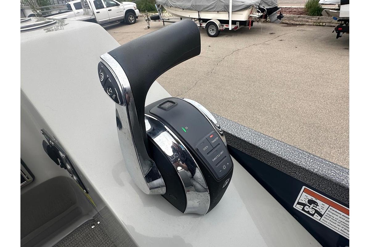 Used 2022 Manitou 23 Encore RF SHP 575