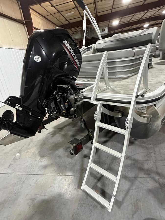 Used 2022 Bennington 22SSBX