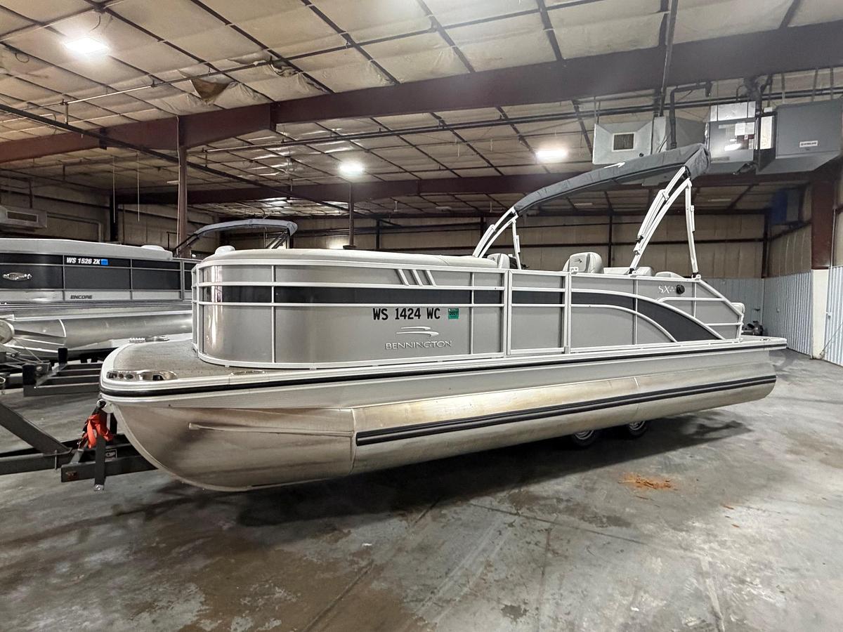 Used 2022 Bennington 22SSBX