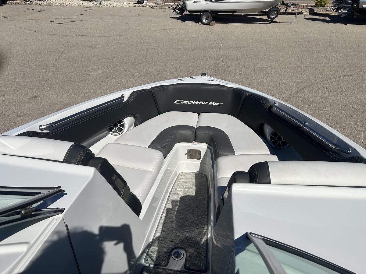 Used 2024 Crownline 260 XSS