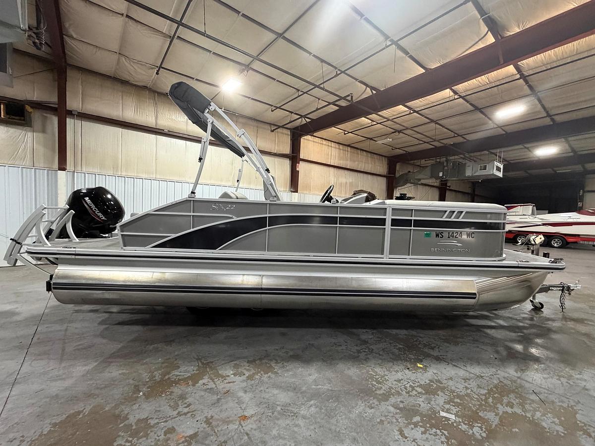 Used 2022 Bennington 22SSBX