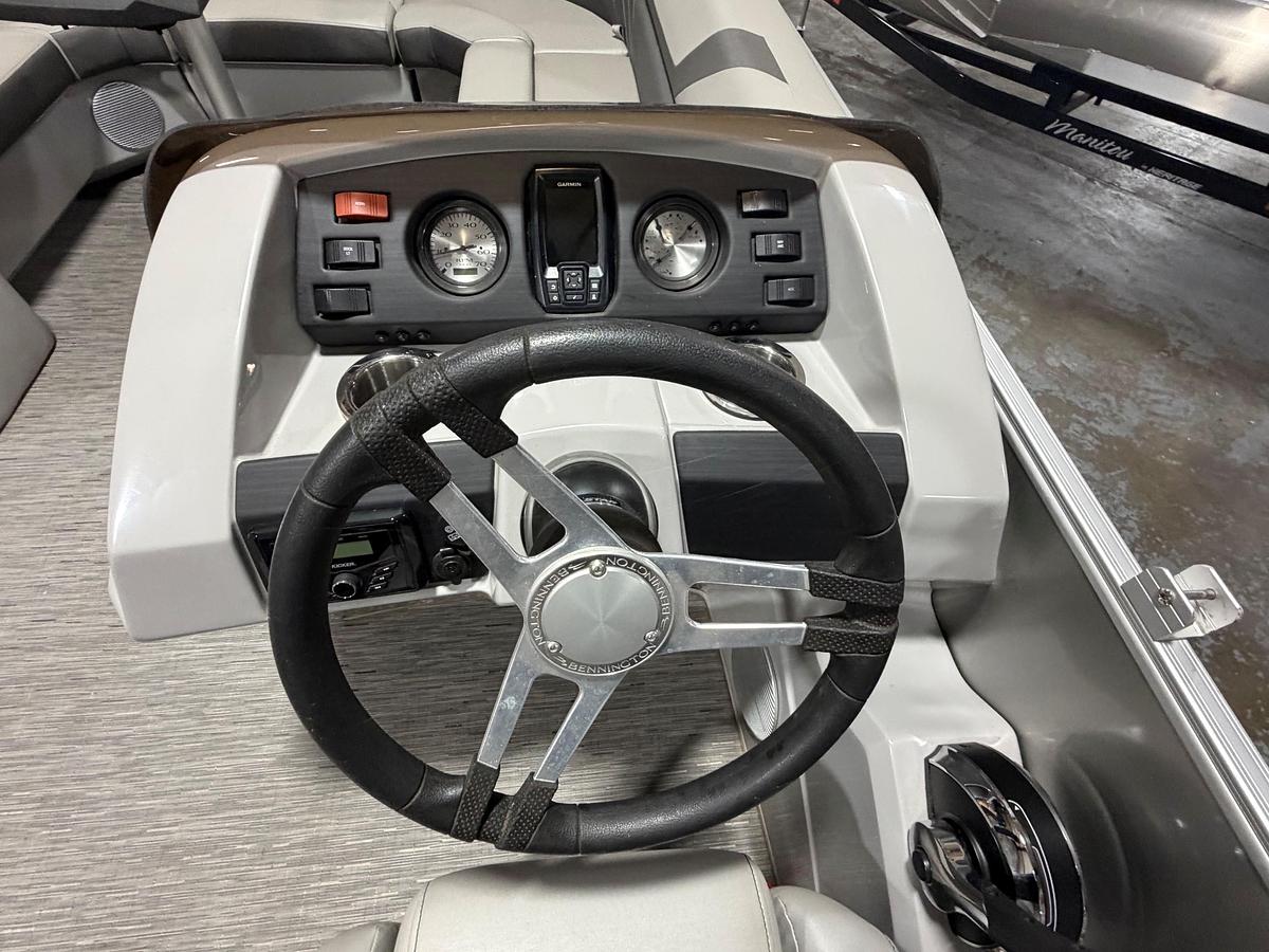 Used 2022 Bennington 22SSBX