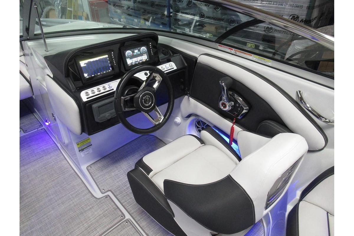 2024 Crownline 250 XSS