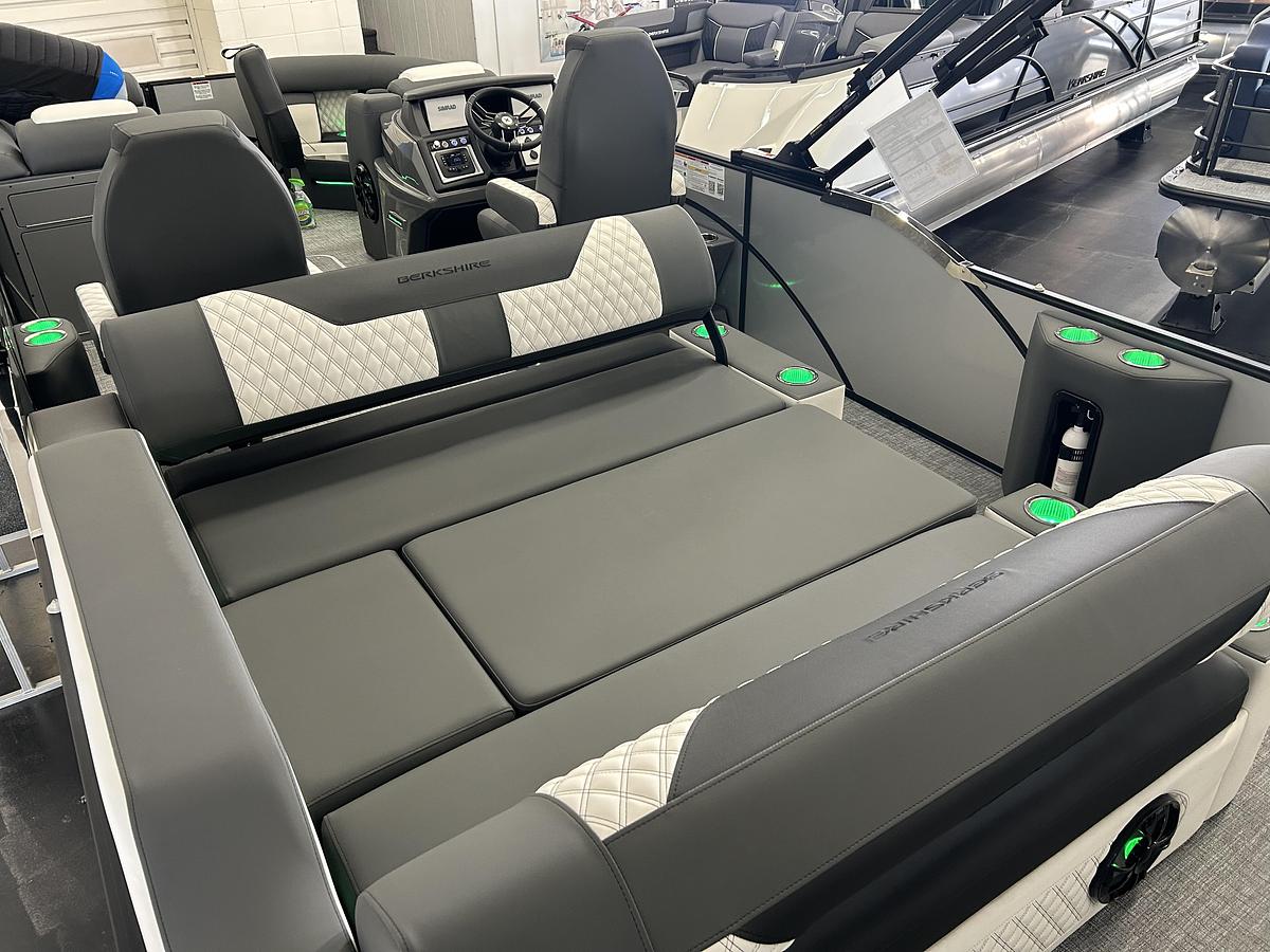 2026 Berkshire Pontoons STS Series 25ULE STS