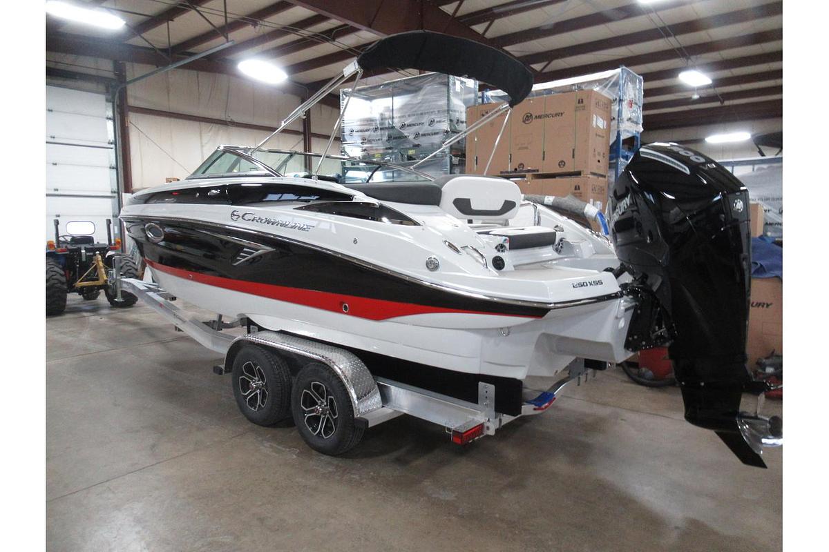 2024 Crownline 250 XSS