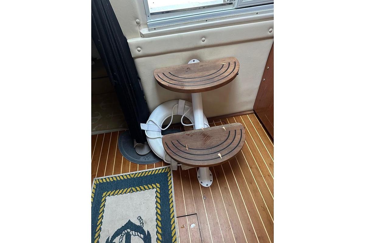 Used 2007 Regal Sport Yacht Commodore 3760 IO