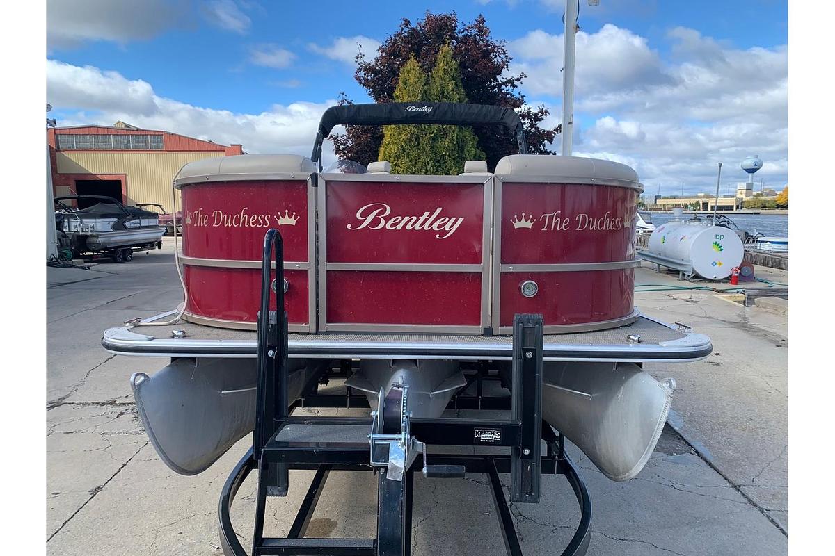 Used 2020 Bentley Pontoons Bentley 243 Cruise (3/4 Tube)
