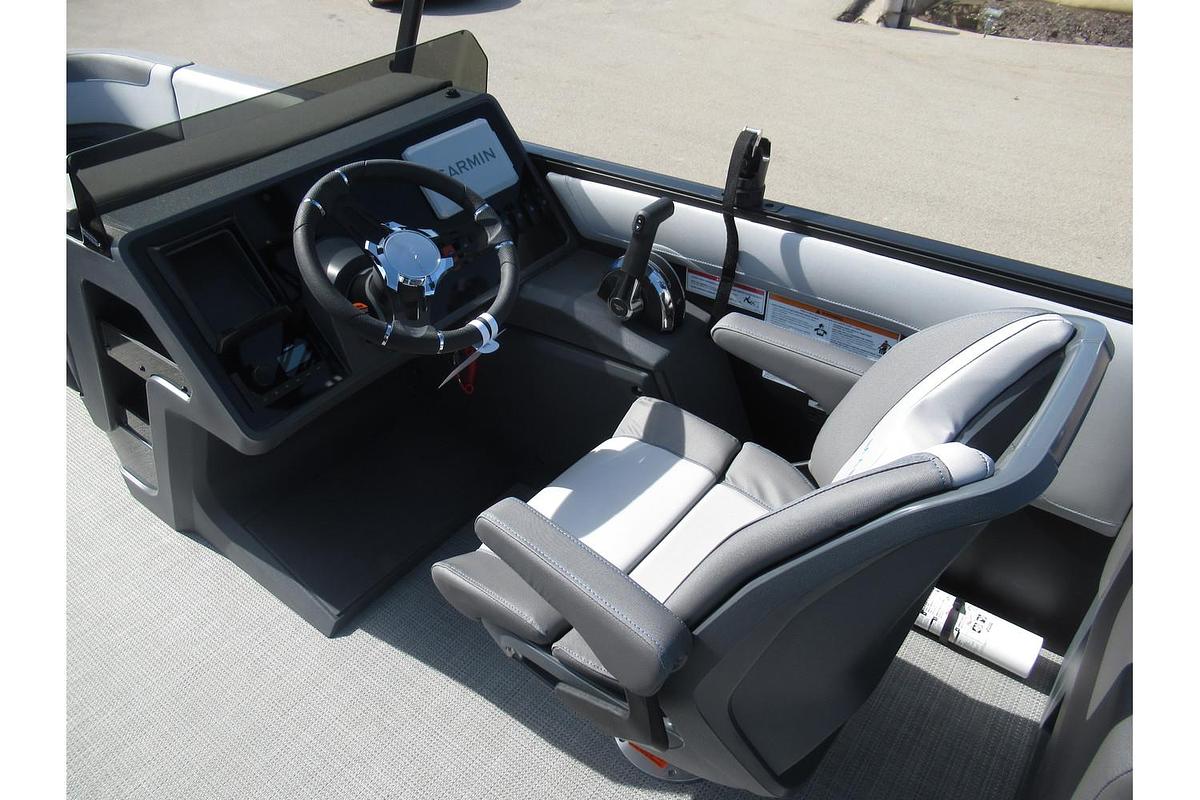 2024 Manitou Cruise 22 Switchback