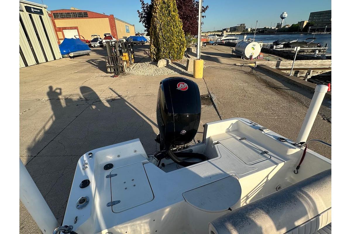 Used 2001 Sea Pro V2 100 BAY