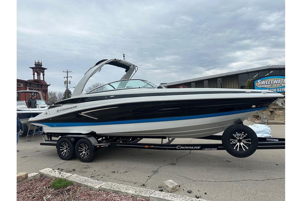 2025 Crownline SS Series 290 SS