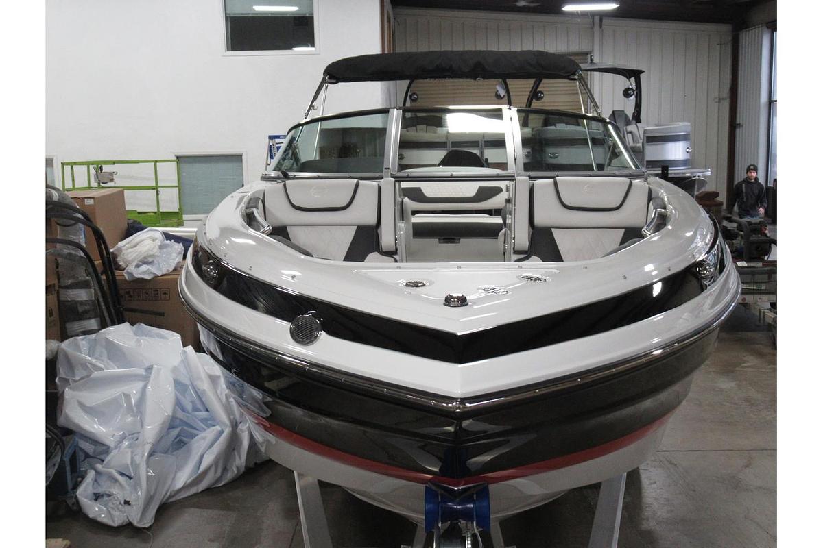 2024 Crownline 250 XSS