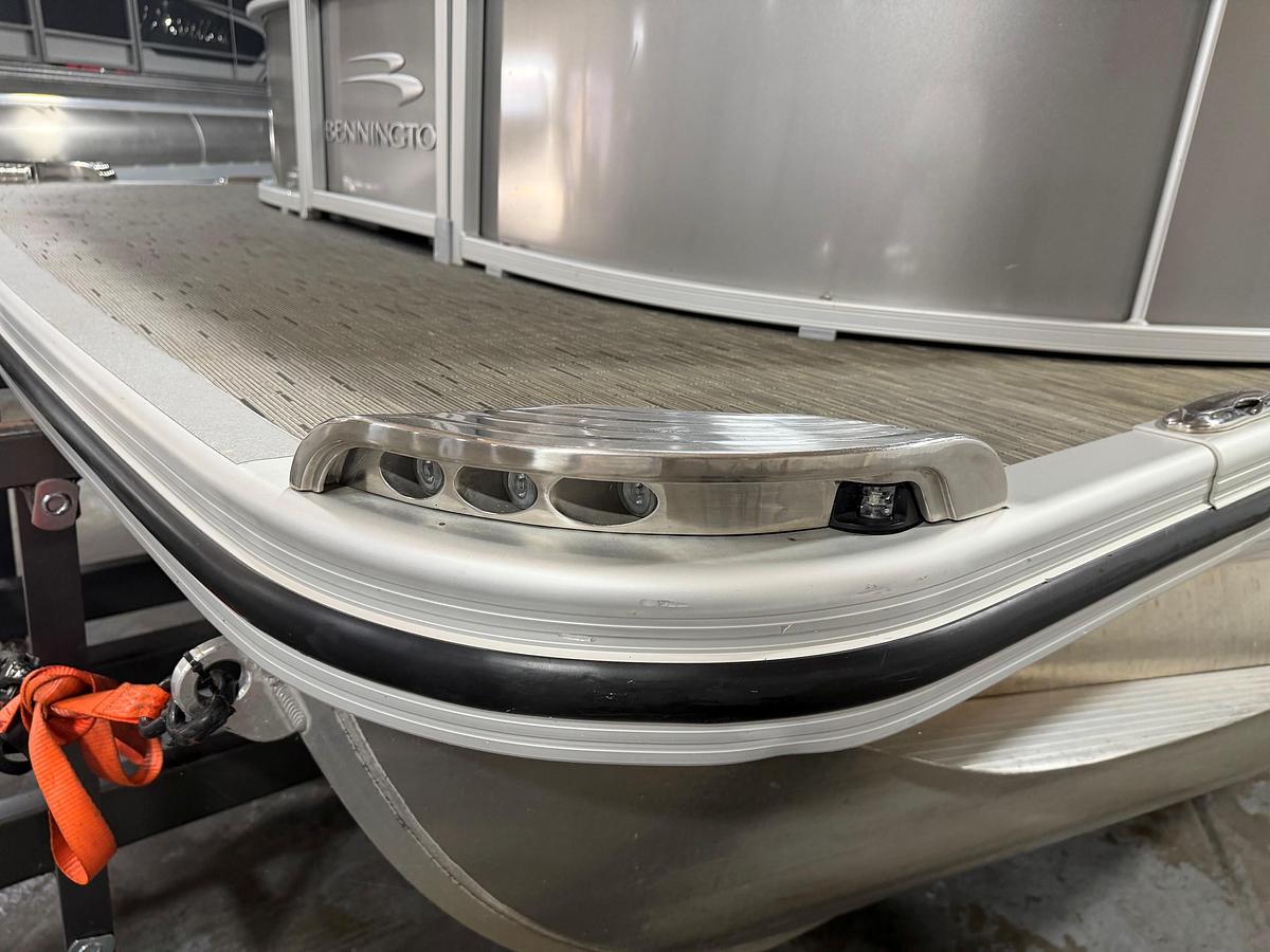 Used 2022 Bennington 22SSBX