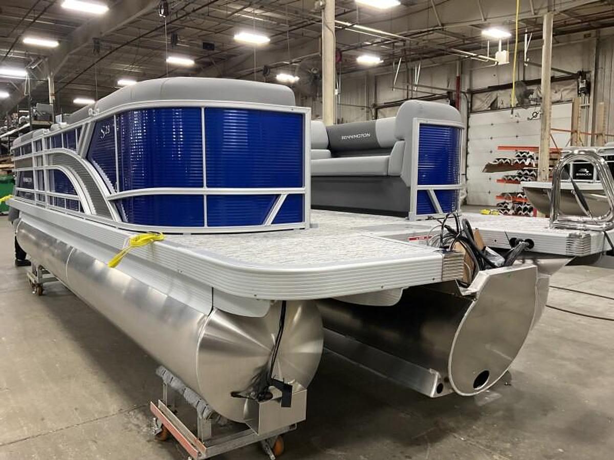 2025 Bennington 23SSR