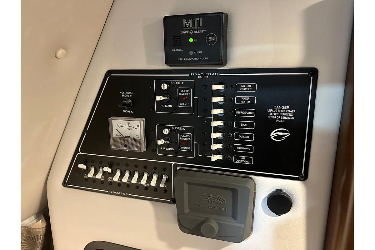 2025 Crownline CR Series 270 CR