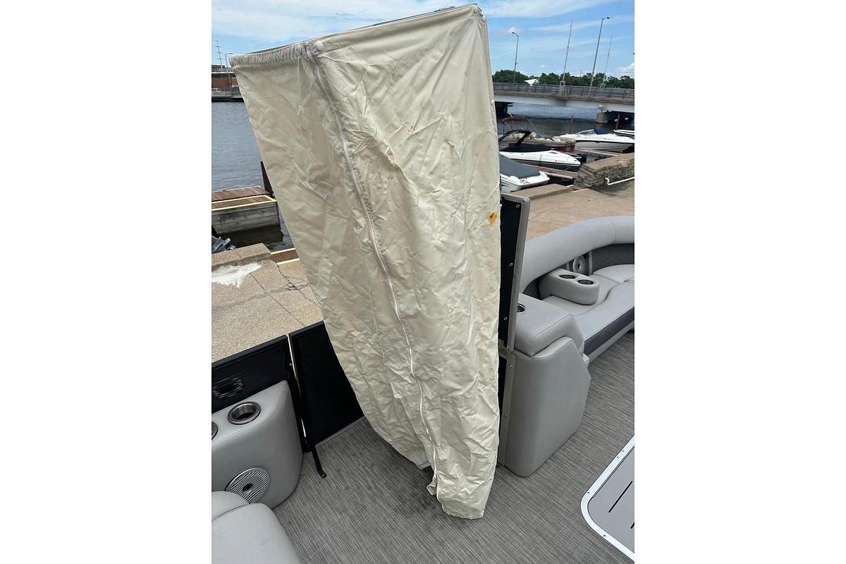 Used 2021 Bennington 25 LCW