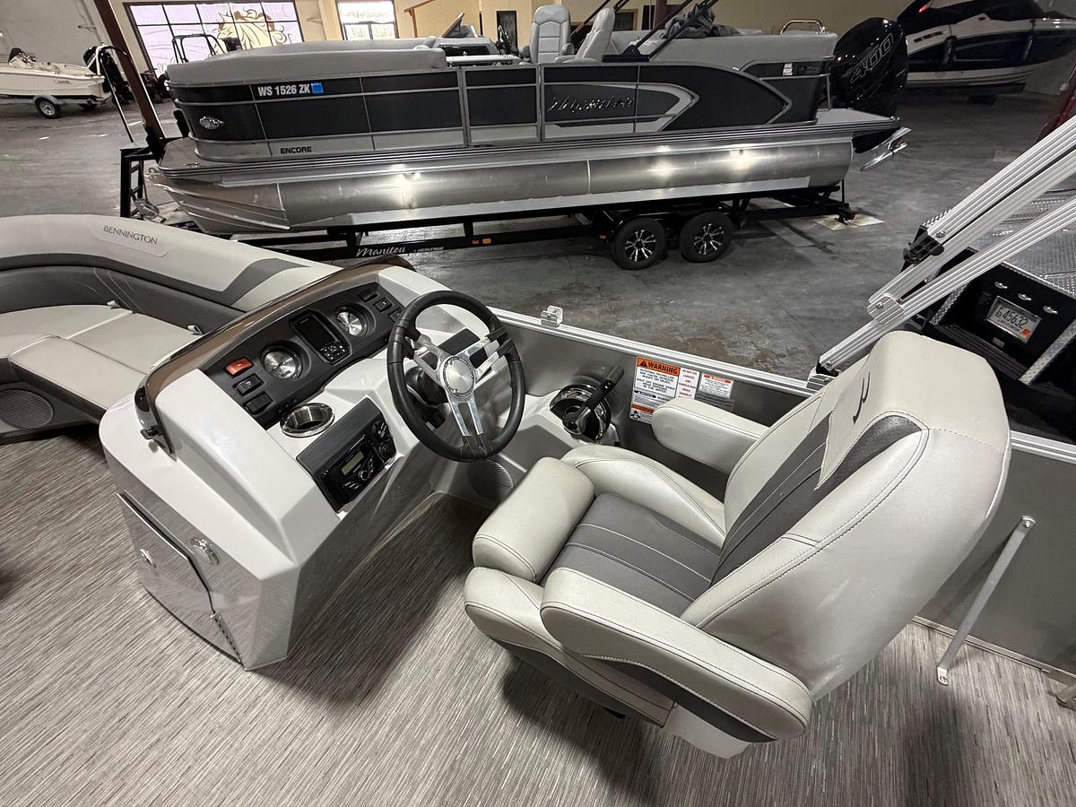 Used 2022 Bennington 22SSBX