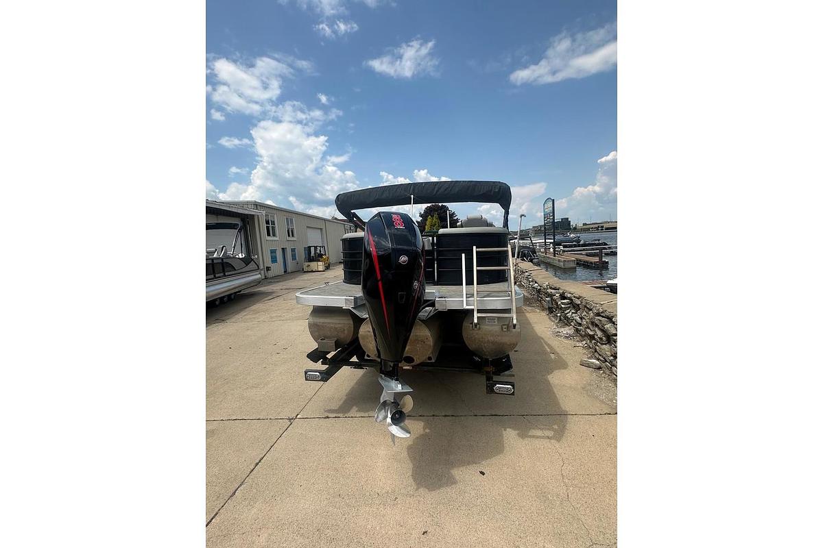 Used 2021 Bennington 25 LCW