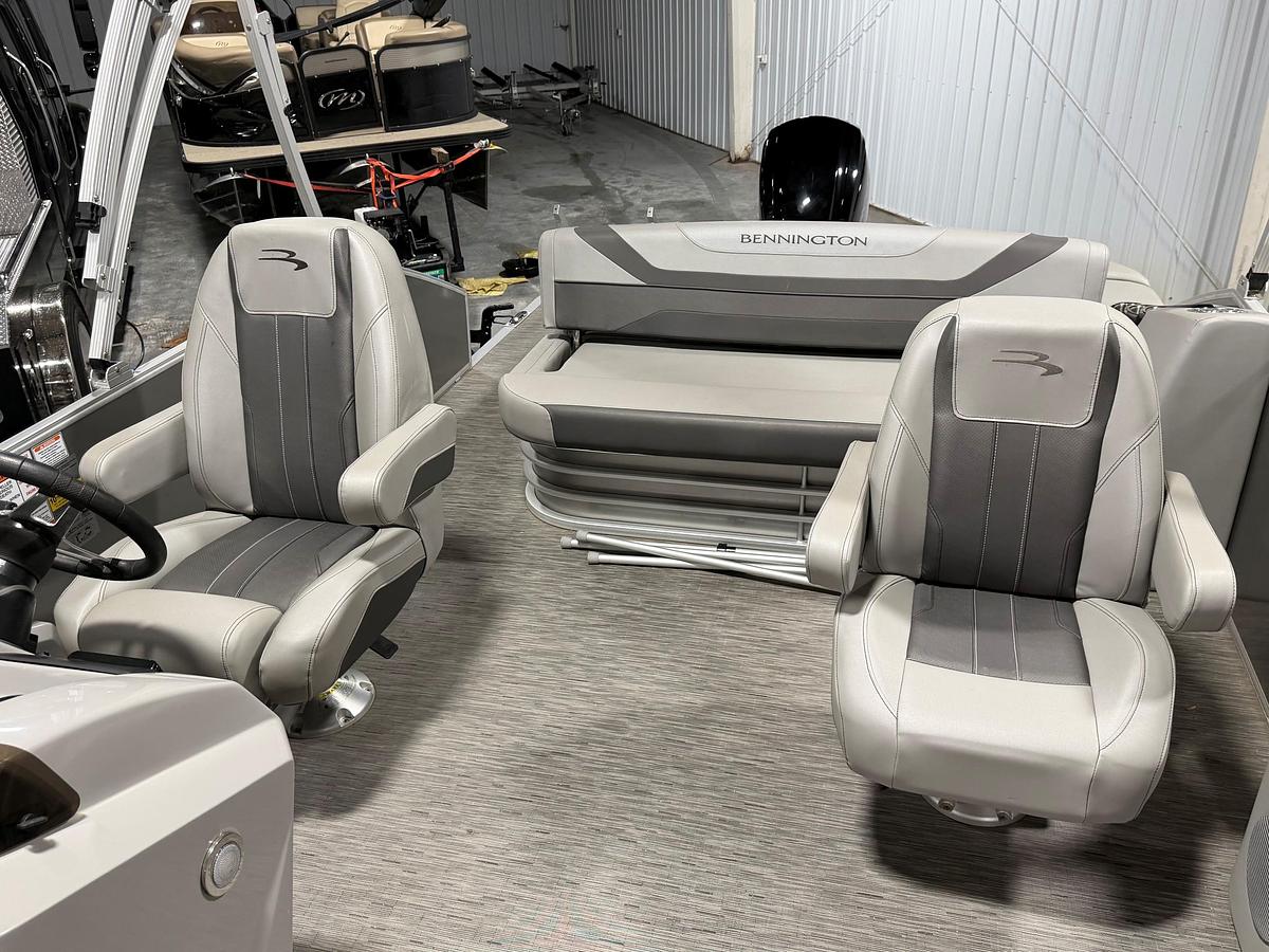 Used 2022 Bennington 22SSBX
