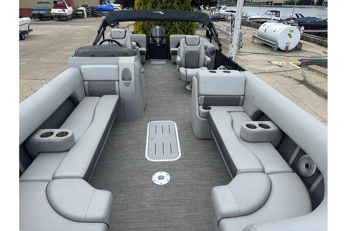 Used 2021 Bennington 25 LCW
