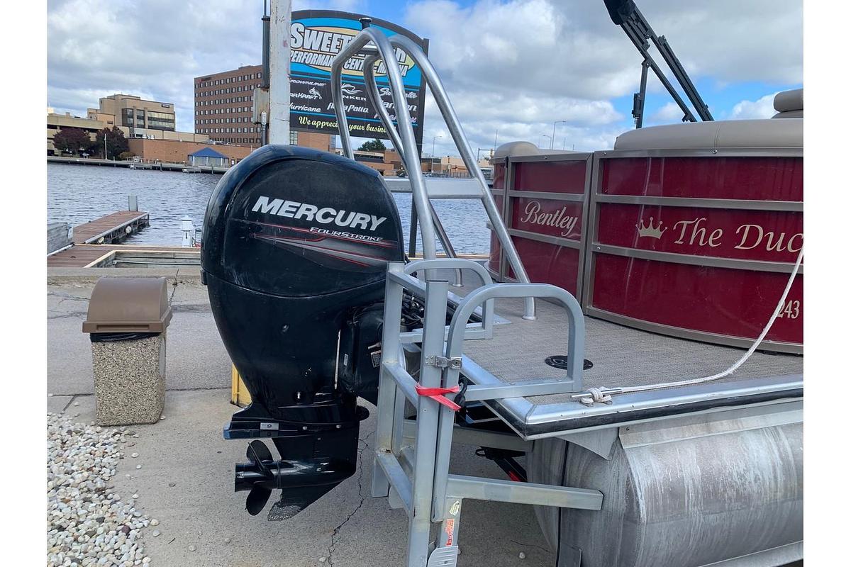 Used 2020 Bentley Pontoons Bentley 243 Cruise (3/4 Tube)