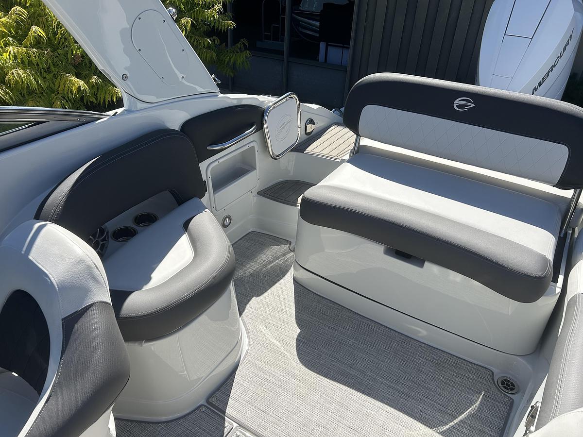 Used 2024 Crownline 260 XSS