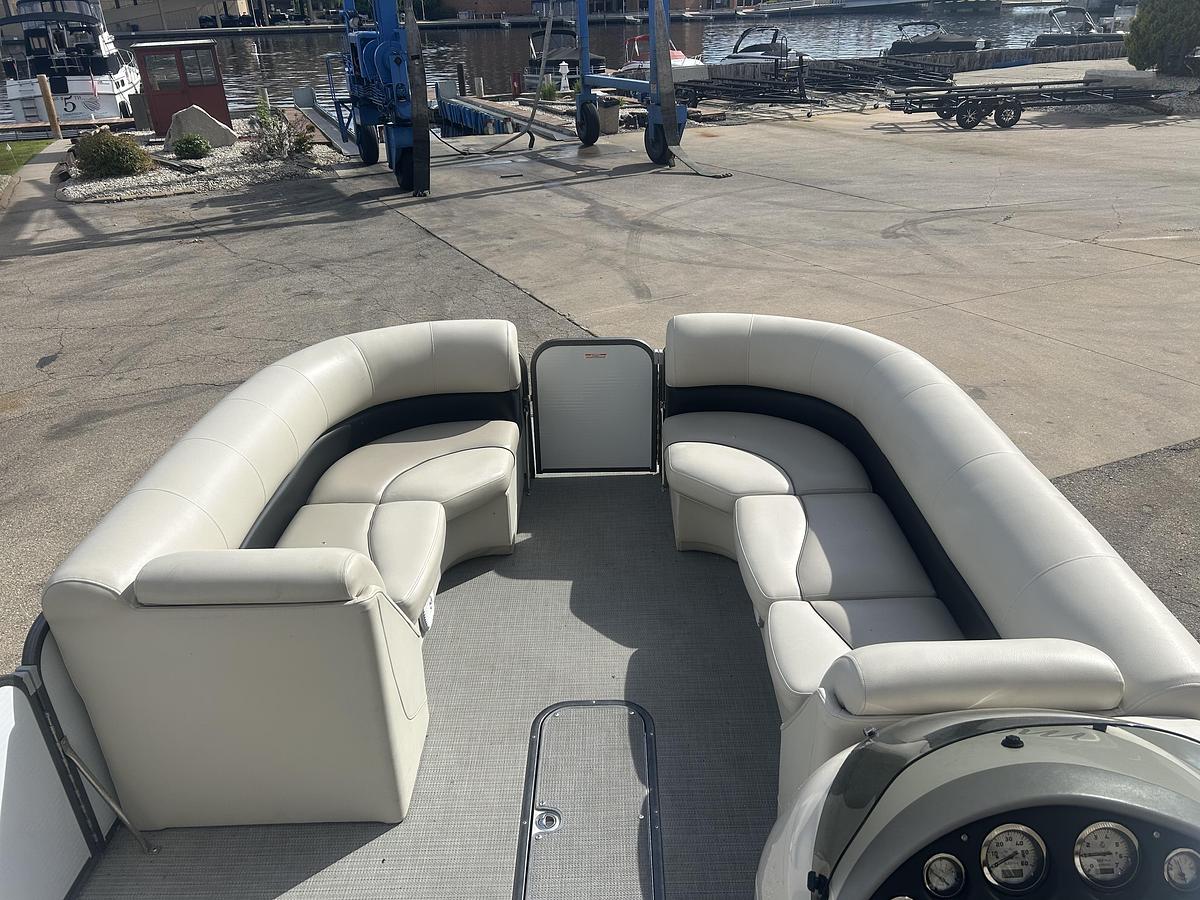 Used 2016 Manitou Oasis SHP