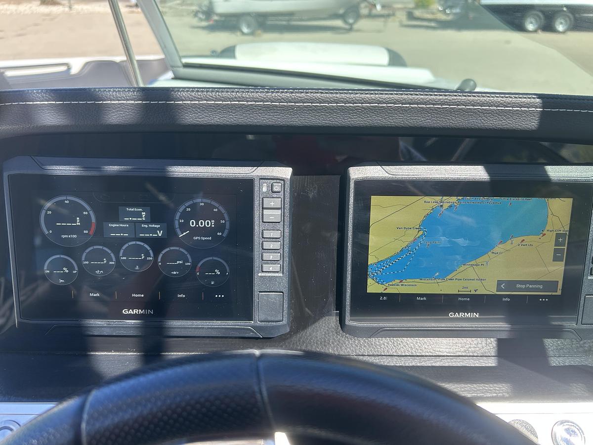 Used 2024 Crownline 260 XSS
